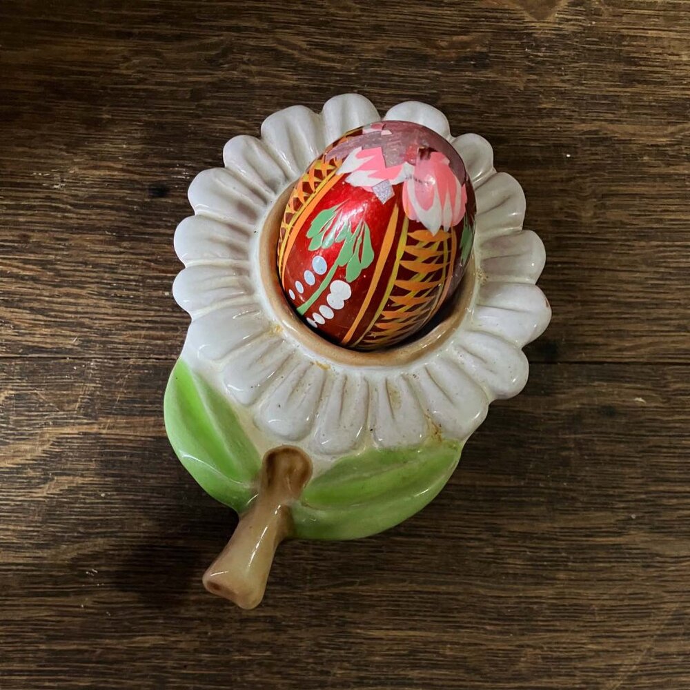 Happy Easter!  Display your favorite egg in this lovely flower shaped egg cup.